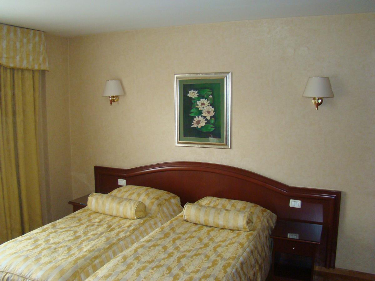 Ariston 3* Osijek