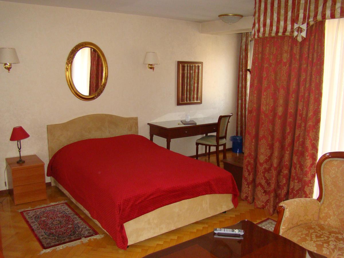 Ariston 3* Osijek