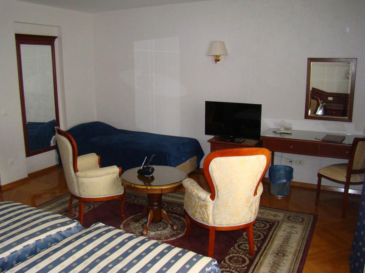 Ariston 3* Osijek